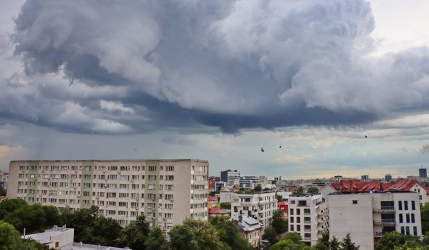 Peste 2.300 de blocuri din București au probleme cu apa caldă. Termoenergetica a anunțat lista avariilor