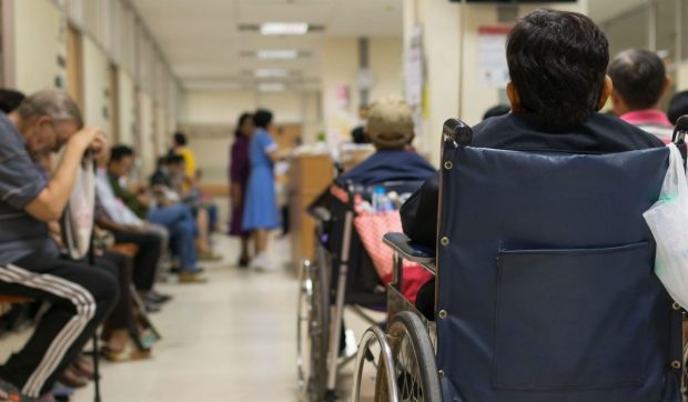 România riscă o tragedie în spitale: tot mai mulți medici refuză gărzile, ce se întâmplă cu pacienții | Analiză