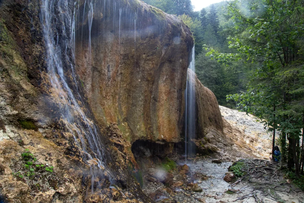 Cascada Urlătoarea