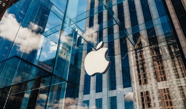Analiștii de la JPMorgan sunt de părere că iPhone-ul pliabil va acapara total piața telefoanelor „fold”