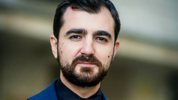 Directorul unui institut de cercetare din România, salariu cu 5.000 de dolari pe lună mai mare decât al președintelui Americii