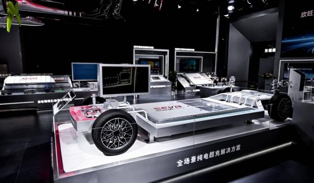 China lansează prima baterie pentru mașini electrice din lume cu încărcare la 1.400A: 150 km autonomie în doar un minut