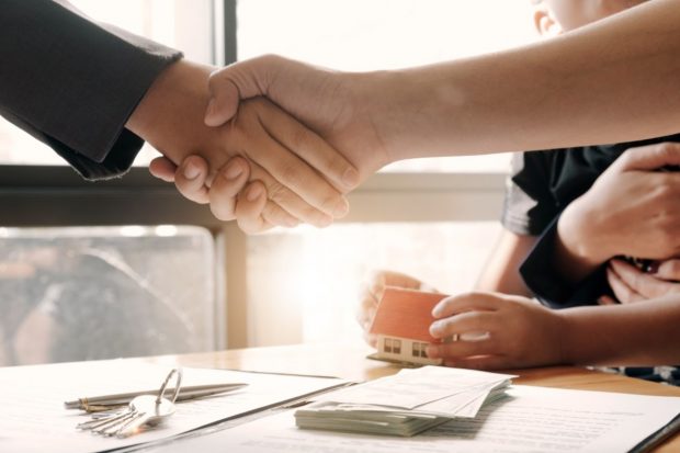 Credit avantajos pentru tine sau pentru bancă? Învață să faci diferența, cu un broker autorizat ANPC