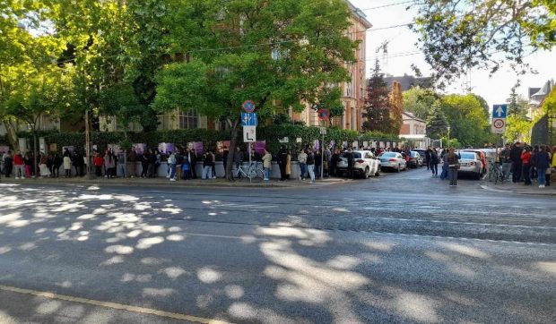 Alegătorii au stat la coadă să voteze la Budapesta. Kelemen Hunor: „Avem nevoie unii de alții”