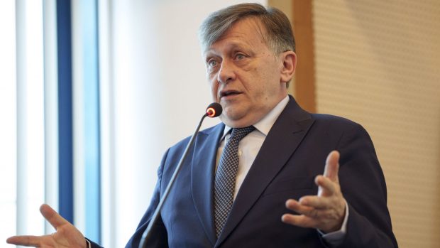 Cuvintele folosite de Crin Antonescu, după imaginile postate de Elena Lasconi cu Nicușor Dan, Victor Ponta și Florian Coldea