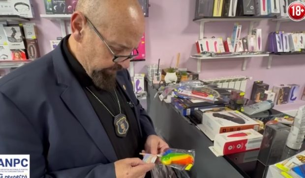 Cristian Popescu Piedone a intrat în control în sex-shop-uri: „Ne interesează stimulentele, lubrifianții. Așa groasă e apa!?” I VIDEO