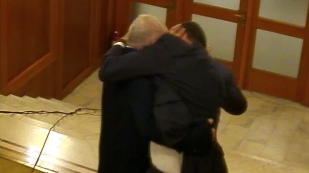 Dan Vîlceanu, trimis în judecată după bătaia cu Florin Roman din Parlament de anul trecut. Ambii sunt colegi în PNL | VIDEO