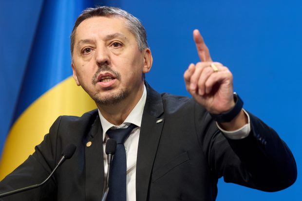 Ministrul Educației, Daniel David, spulberă zvonurile despre tăieri de salarii și concedieri în învățământ: „Nu cât sunt eu ministru!””