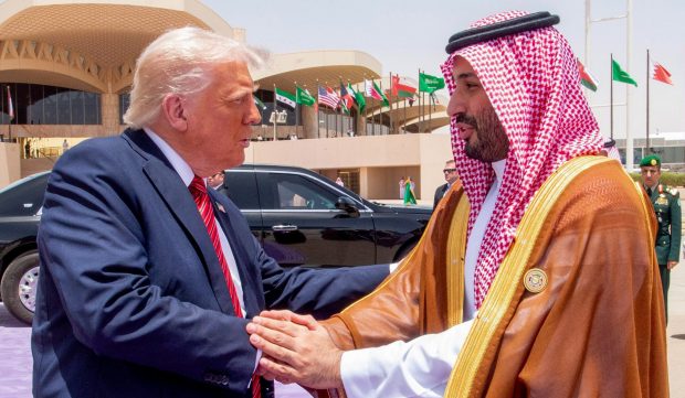 Cu ce melodii a fost întâmpinat Donald Trump în Arabia Saudită de prințul Mohammed bin Salman