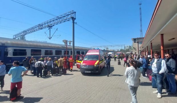 Două trenuri s-au lovit în Gara CFR Constanța. Planul roșu, dezactivat. Câte persoane au fost duse la spital