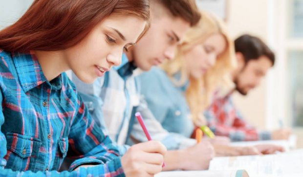 Raport OECD. Elevii ar trebui să dețină un portofoliu educațional. La ce se referă specialiștii
