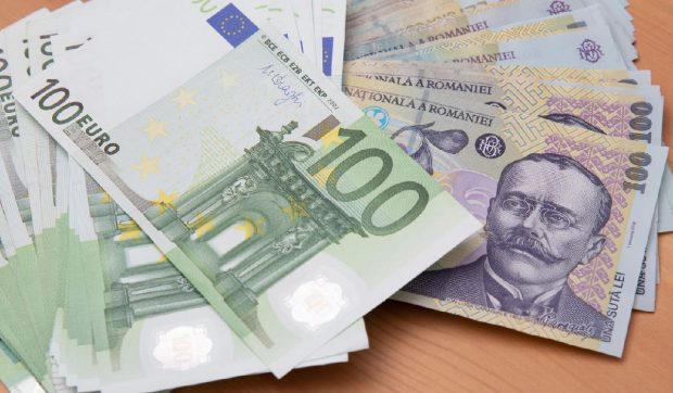 Cursul euro atinge un nou record: 5,1222 de lei. „Va fi bătaie mare pe bani”