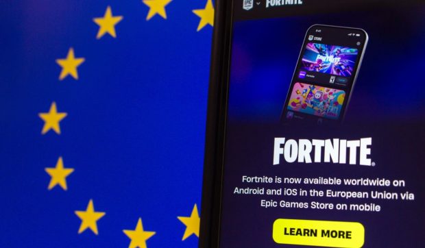 Conflict între Epic Games și Apple: Fortnite dispare din nou de pe iPhone-uri în UE și SUA
