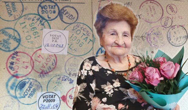 Bunica de 97 de ani care s-a dus singură cu autobuzul să voteze: „Nu le-a venit să creadă”. Buletinul pe care l-a prezentat, emis în 1981