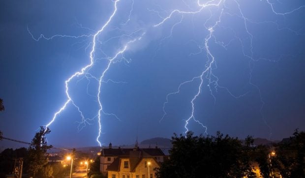 Avertizare meteo ANM de ploi și furtuni în următoarele două zile. Zonele în care este valabil codul galben de vreme rea