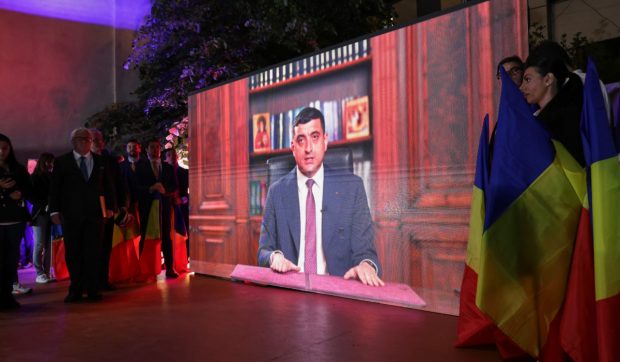 George Simion, votat pe bandă rulantă în satele din Sibiu, județul fostului președinte Klaus Iohannis