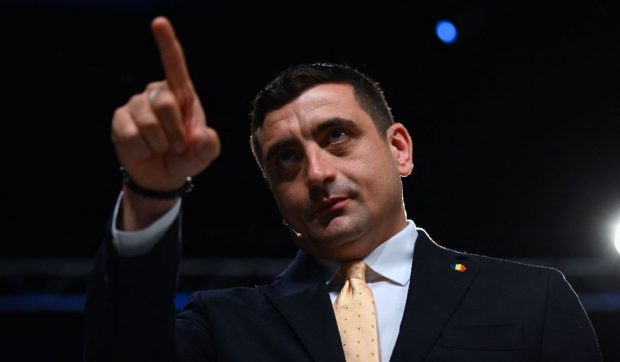 Korábban támadta, most megnyerné a magyarokat: George Simion kijelentette hogy a magyar kormányfővel együttműködnének a woke- és neomarxista ideológiákkal szemben