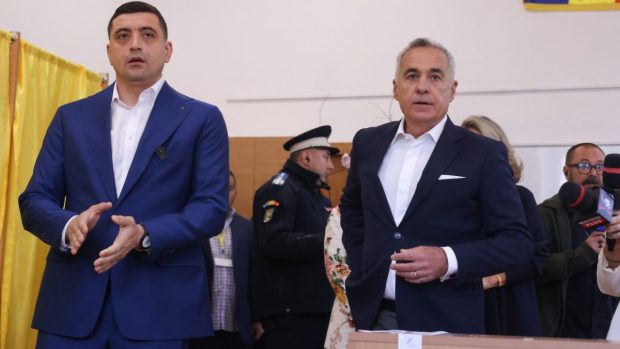 George Simion a mers la urne, din nou, împreună cu Călin Georgescu: „Am votat împotriva inechităților și umilințelor”