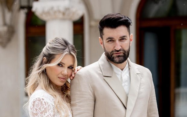 Imagine Stire Anunțul lui Smiley după doi ani de căsnicie cu Gina Pistol. De câte ori s-au certat până acum. „Doar noi le înțelegem” | 2review.ro