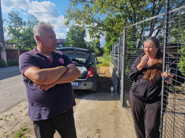 Cum văd oamenii de pe strada Viselor din Gulia, Dâmbovița, duelul dintre Nicușor Dan și George Simion: „Speranța ar fi să iasă președinte și să dea țara peste cap!” I VIDEO