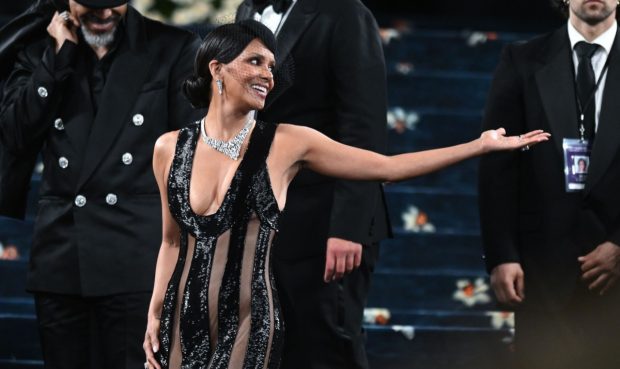 Halle Berry, aproape de o gafă vestimentară la Met Gala 2025. Rochia neagră cu părți transparente a lăsat prea mult la vedere