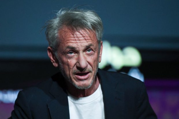 Sean Penn îl compară pe Donald Trump cu un criminal: „Ar putea chiar distruge lumea înainte de a muri”