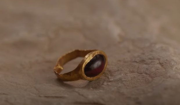 Inel de aur vechi de 2.300 de ani, descoperit în Israel: „Femeile logodite își îngropau bijuteriile, ca simbol al trecerii de la copilărie la viața adultă”