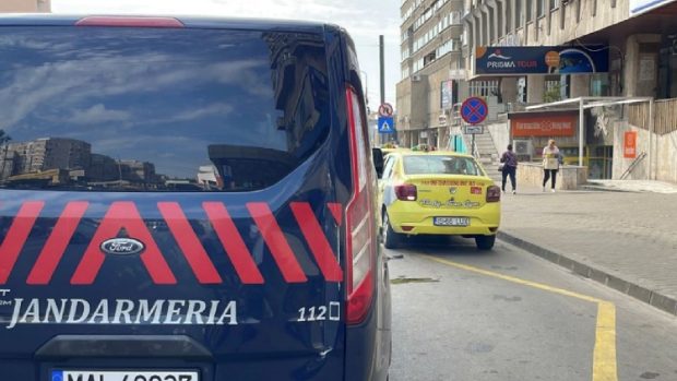 Un pensionar ieșean a intrat peste executorul judecătoresc și a amenințat că-i incendiază biroul, după ce i-a blocat contul: „Vă dau foc”