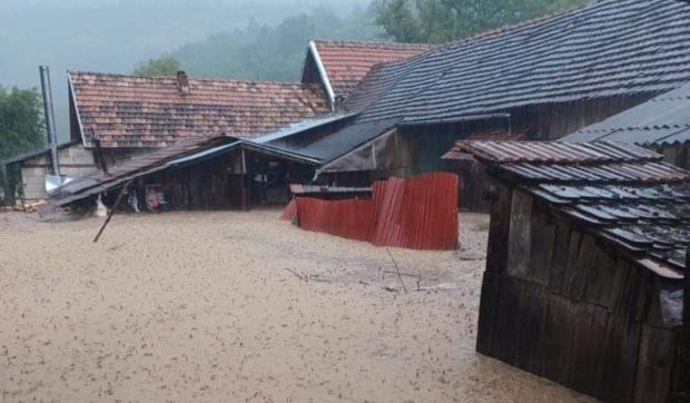 Meteorologii ANM anunță ploi de până la 80 l/mp. Harta județelor afectate de cod portocaliu