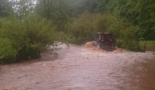 Alertă meteo cod galben de ploi puternice în zonele devastate de inundații. Cum va fi vremea în București