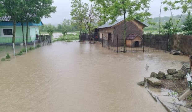 Cod Roșu de inundații în Buzău, până la miezul nopții, pe râul Bălăneasa. Alte opt județe, sub Cod Portocaliu