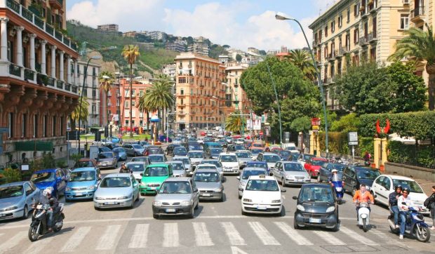 Oraşele din nordul Italiei care interzic accesul mașinilor diesel începând cu toamna anului 2025