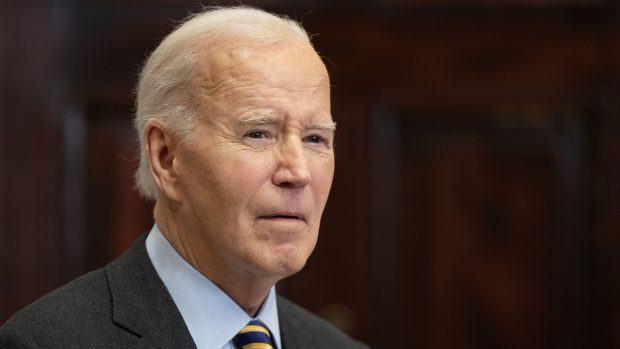 Joe Biden, fotografiat în prima sa apariție publică de la diagnosticarea cu cancer. A participat la festivitatea de absolvire a nepotului său