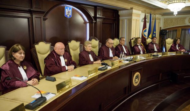 CCR a decis că declarațiile de avere și de interese nu trebuie să mai includă bunurile și veniturile soților și copiilor