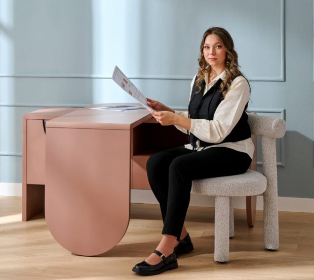 Mobexpert a produs comoda multifuncţională proiectată de studenta câştigătoare a competiţiei Inspodesign. Cum arată prototipul!