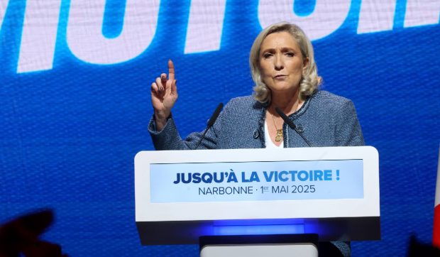 Marine Le Pen, lidera condamnată a extremei drepte franceze, jubilează după victoria lui George Simion: „Un bumerang pentru Ursula von der Leyen”