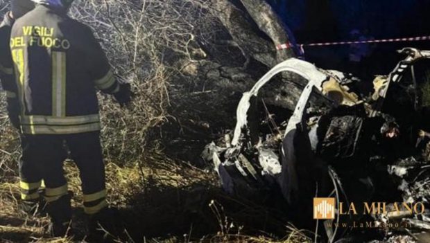 Trei tineri morți într-un Porsche închiriat cu câteva ore înainte să se facă scrum, pe o șosea din Italia