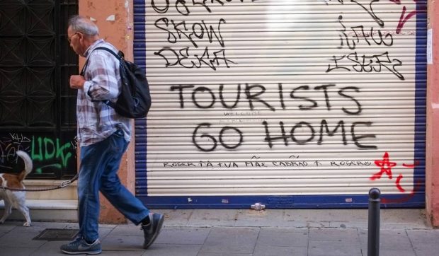 Efectele războiului dus de Spania împotriva Airbnb: prețul hotelurilor a crescut și avantajele vor întârzia să apară