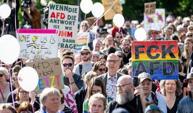 Mii de oameni au protestat în Germania, pentru a cere interzicerea partidului de extremă dreapta AfD: „Împreună împotriva fascismului!”