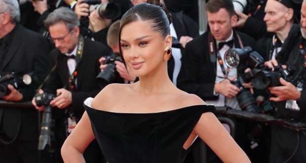 Cum a apărut Misha Miller pe covorul roșu de la Festivalul de Film de la Cannes. Rochia a atras atenția tuturor „Am fost împreună cu Naomi Campbell”