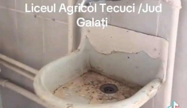 Mizerie de nedescris la Colegiul Naţional de Agricultură din Tecuci. DSP Galați a amendat conducerea școlii