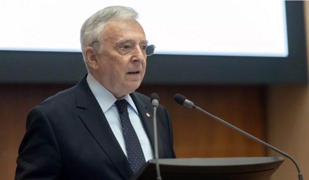 Mugur Isărescu despre discursul lui Călin Georgescu: „Dacă citești numai despre bătălia de la Stalingrad n-ai cum sa înțelegi finanțele din România”