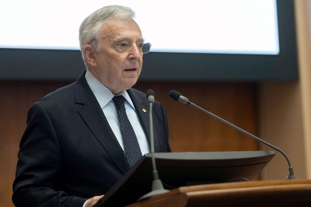 Despre dubioasa intervenție a BNR pentru devalorizarea leului. S-a terminat ceaiul de tei?