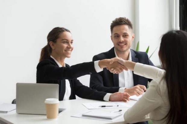 Ai fost făcut(ă) să lucrezi cu oameni? Există un job care îți poate confirma asta