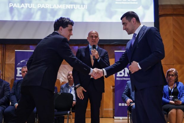 Cine crede inteligența artificială că va câștiga președinția dintre George Simion și Nicușor Dan