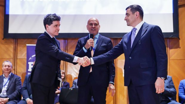 Nicușor Dan vs George Simion. Ce au spus la prima confruntare înaintea turului 2 al alegerilor prezidențiale, la Congresul BNS