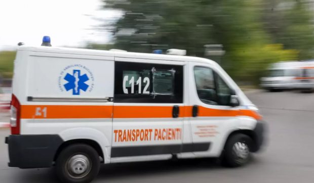 O femeie şi fetiţa ei de 7 ani au căzut de la înălţime, dintr-un bloc din Timișoara
