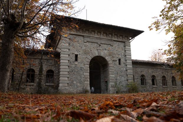 Închisoarea terorii de la Doftana, transformată în hotel de lux cu piscină și cinematograf. Planul de refacere a penitenciarului în care a fost încarcerat și Nicolae Ceaușescu