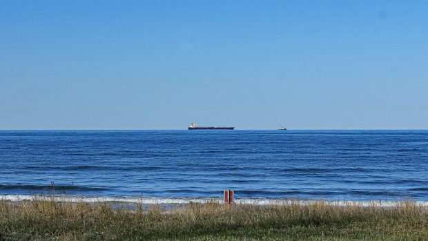 Armata poloneză a alungat un petrolier rusesc care efectua „manevre suspecte” în Marea Baltică. Reacția Moscovei