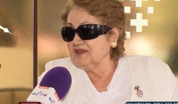 Imagine Stire Mama Adrianei Bahmuțeanu suferă că nu își poate vedea nepoții: „Mă arde pe suflet. Eu i-am legănat pe picioare” | 2review.ro